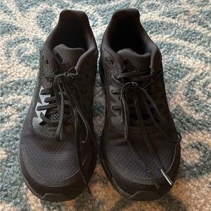 ADIDAS Men’s Black Sneakers Size 7 Barely Worn!!